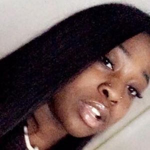 Meet your Posher, Makia